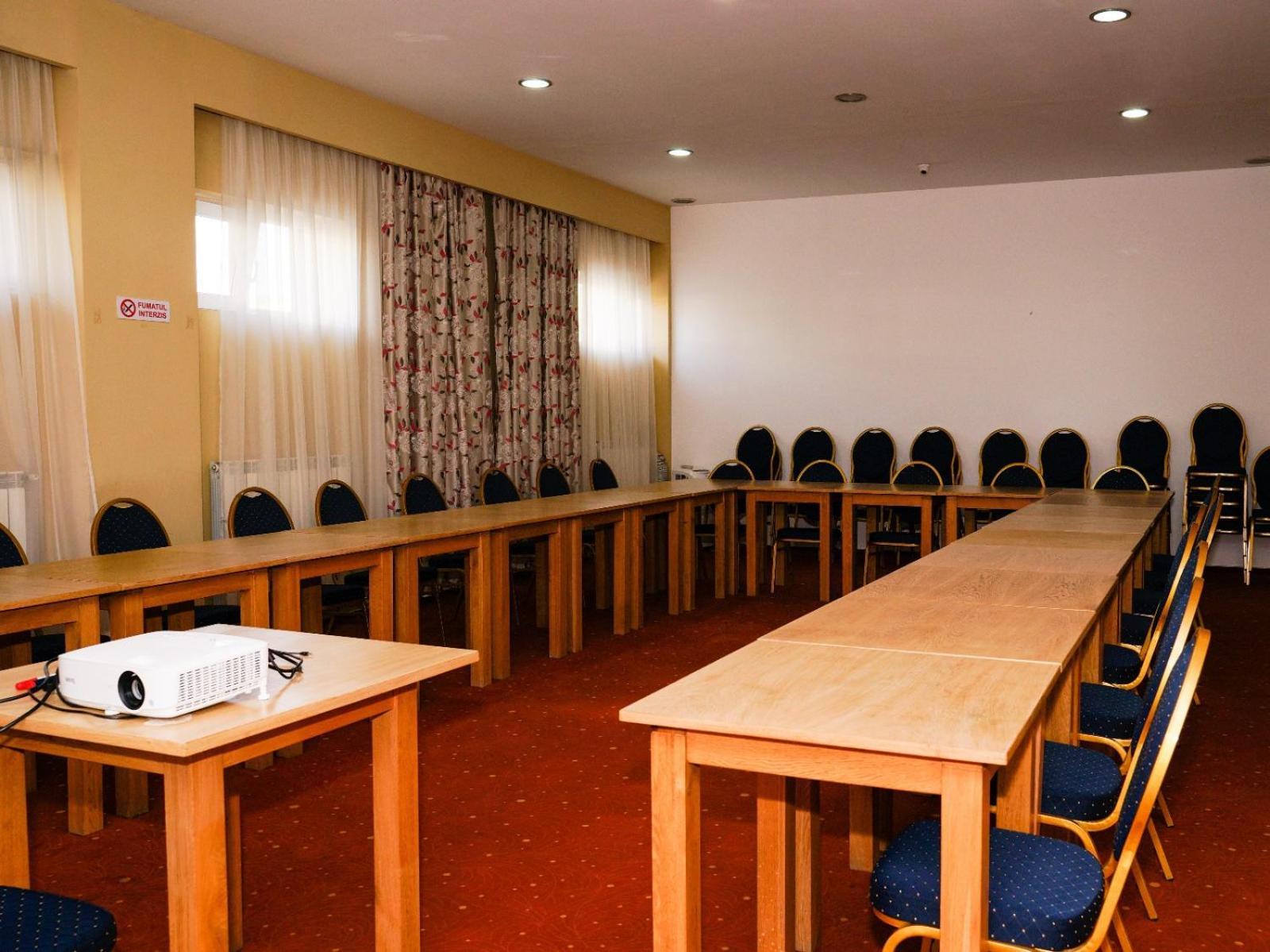 Hotel Criss Букурещ Екстериор снимка