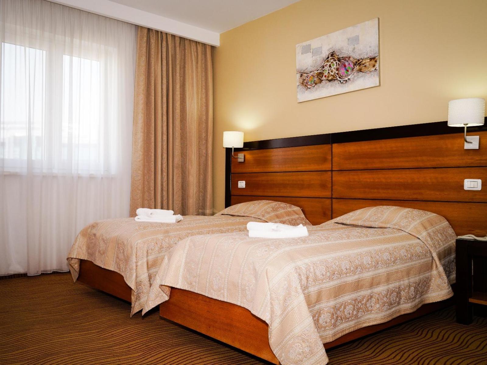 Hotel Criss Букурещ Екстериор снимка